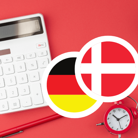 Ein Taschenrechner für Finanzen mit einer deutschen und dänischen Flagge